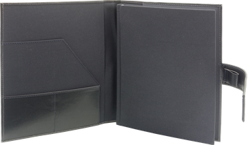 námořnická modrá